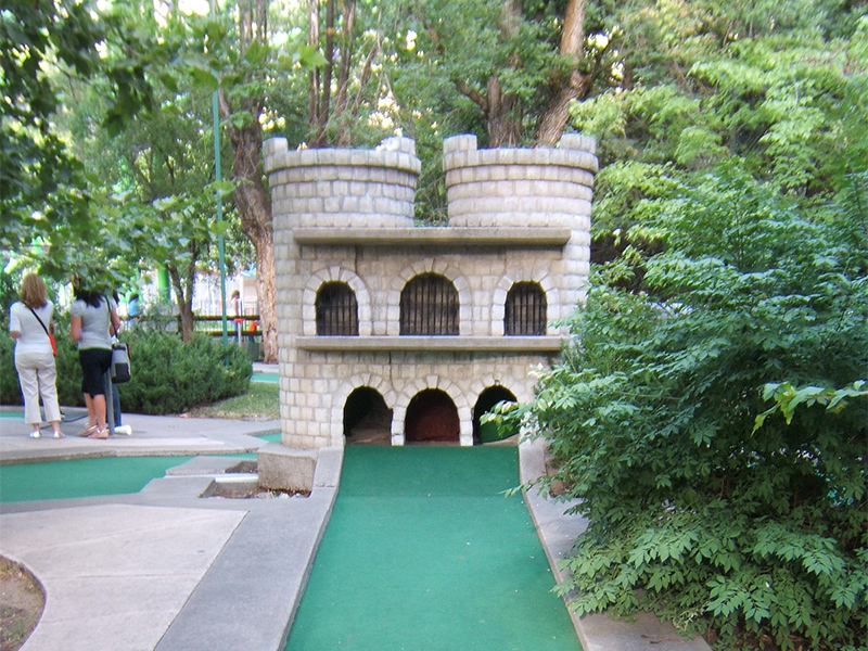Hole #9: Dracula's Castle. Photo: Jet Star 2 Archive