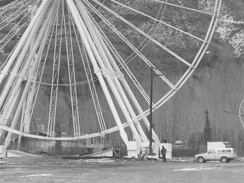 Closer view of the Sky Scraper during installation in December 1990. Photo courtesy of Deseret News