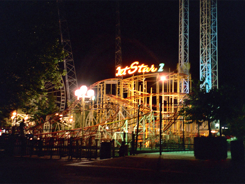 Jet Star 2 after dark, 2002. Photo: B. Miskin