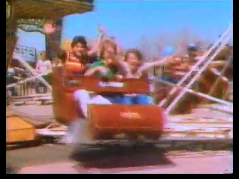 Screen capture from a Lagoon commercial showing Space Scrambler next to Musik Express in 1982.