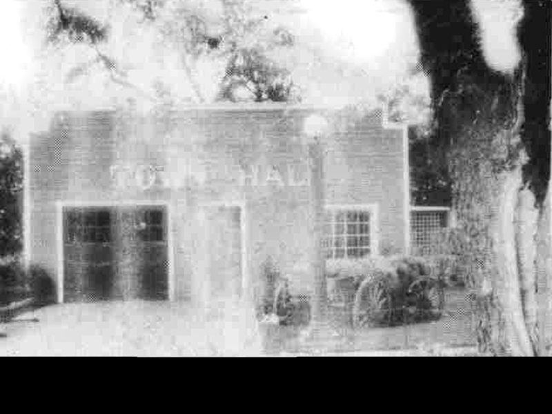 Town Hall in a newspaper photo from 1981.