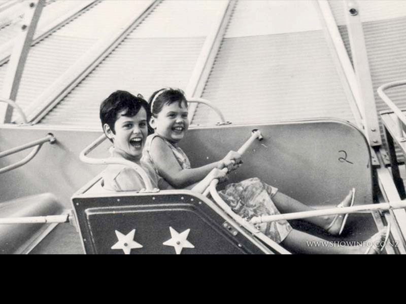 Donny & Marie Osmond on Flying Saucer. Date & photographer unknown