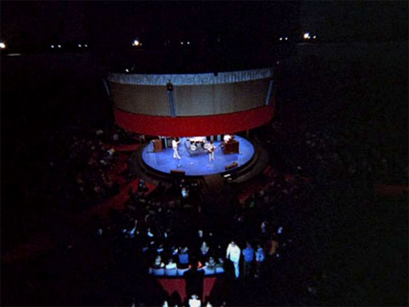 The Monkees performing at Valley Music Hall in the movie Head.