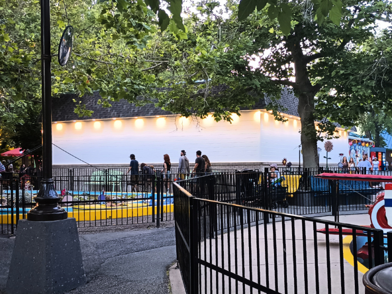 Addition to Carousel Plaza building in 2025 where Helicopters used to be. Photo: B. Miskin